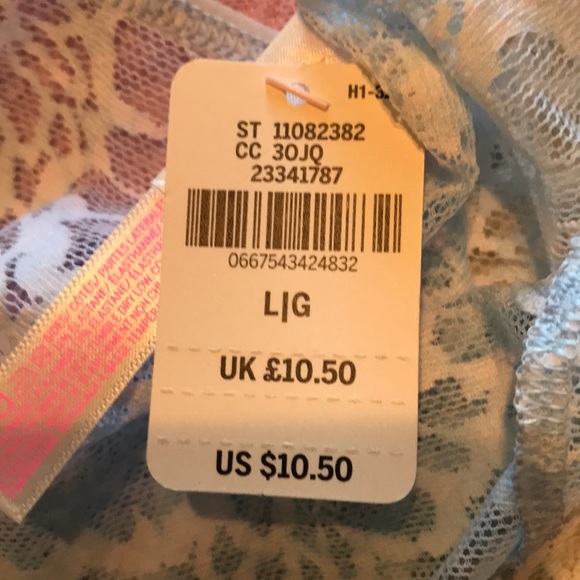 VS Pink - Picture 3 of 3